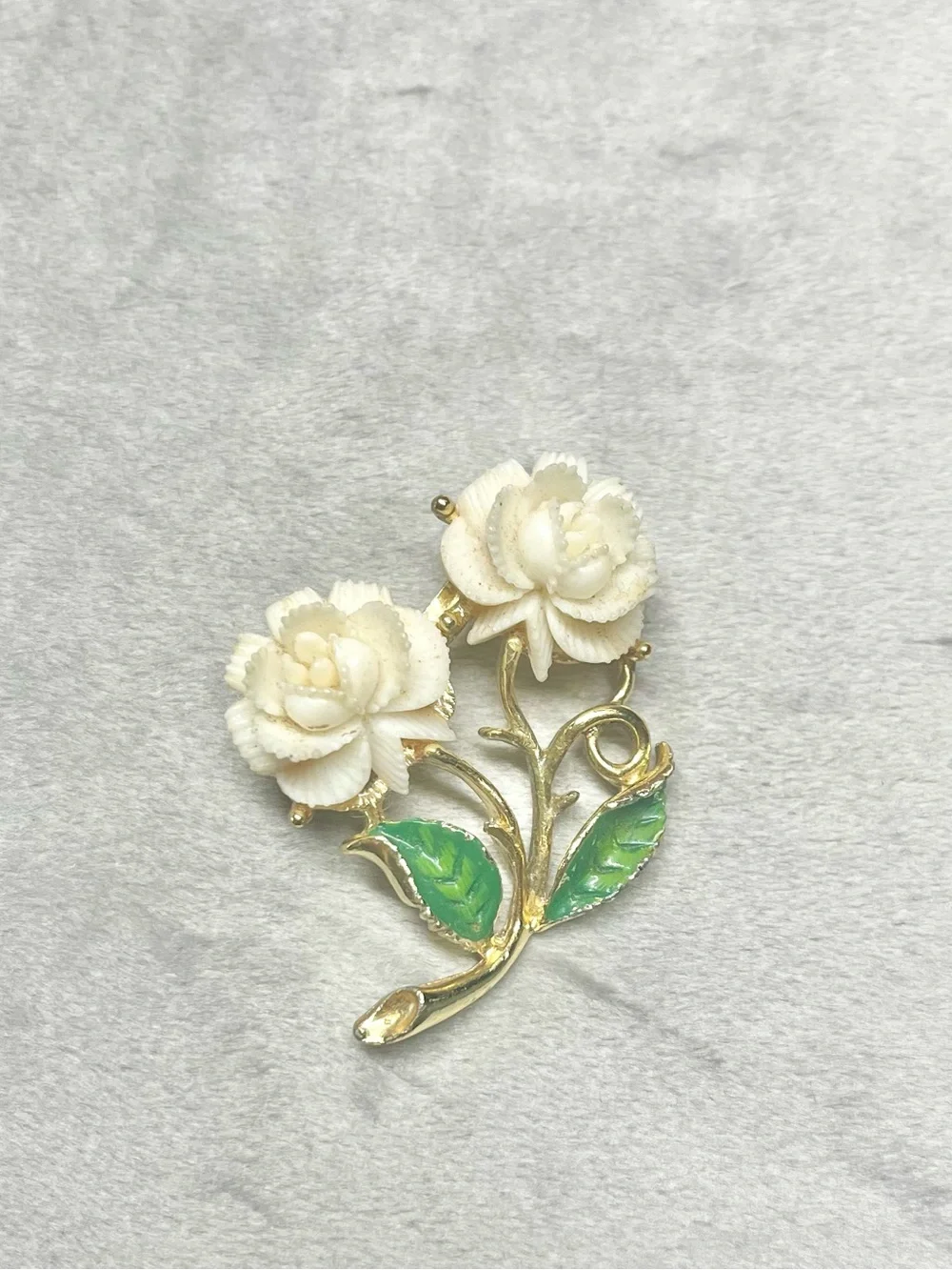 Vintage gold tone brooch lot - white flower - love - green - signed Gerry’s